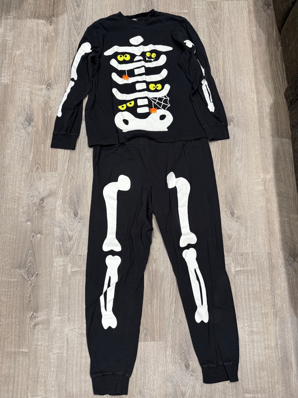 Men’s XXL 2-Piece Black Skeleton Pajama Set with Glow Accents